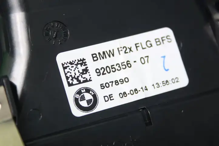 BMW 1 F20 F21 (2011 - 2019) 9205356 Воздушная решетка панели — фото 4