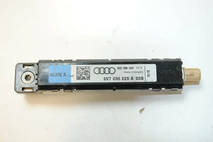 Audi A3/S3 8V (2012 - 2016) 8V7035225A Усилитель антенны — фото 1