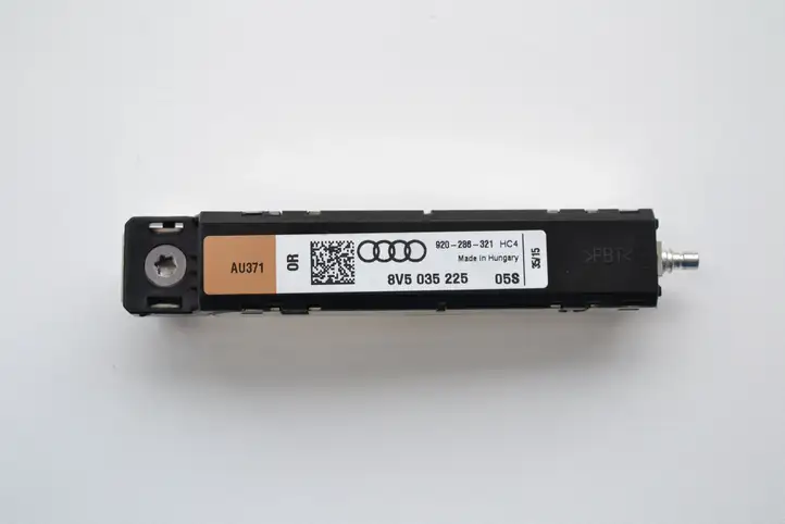 Audi A3/S3 8V (2012 - 2016) 8V5035225 Усилитель антенны — фото 1
