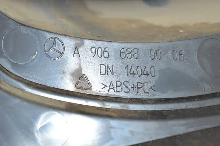 Mercedes-Benz Sprinter W906 (2006 - 2018) A9066880006 Обшивка рулевой колонки — фото 4