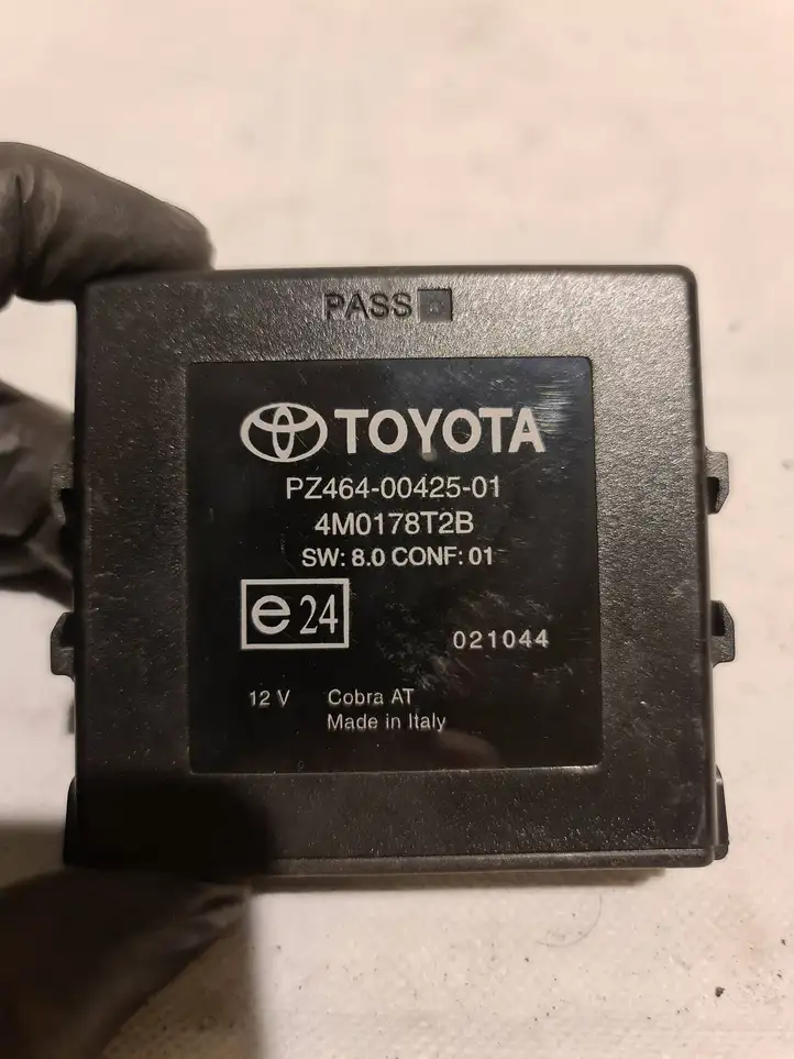 Toyota Avensis T250 (2006 - 2009) PZ4640042501 Блок управления парктрониками — фото 6