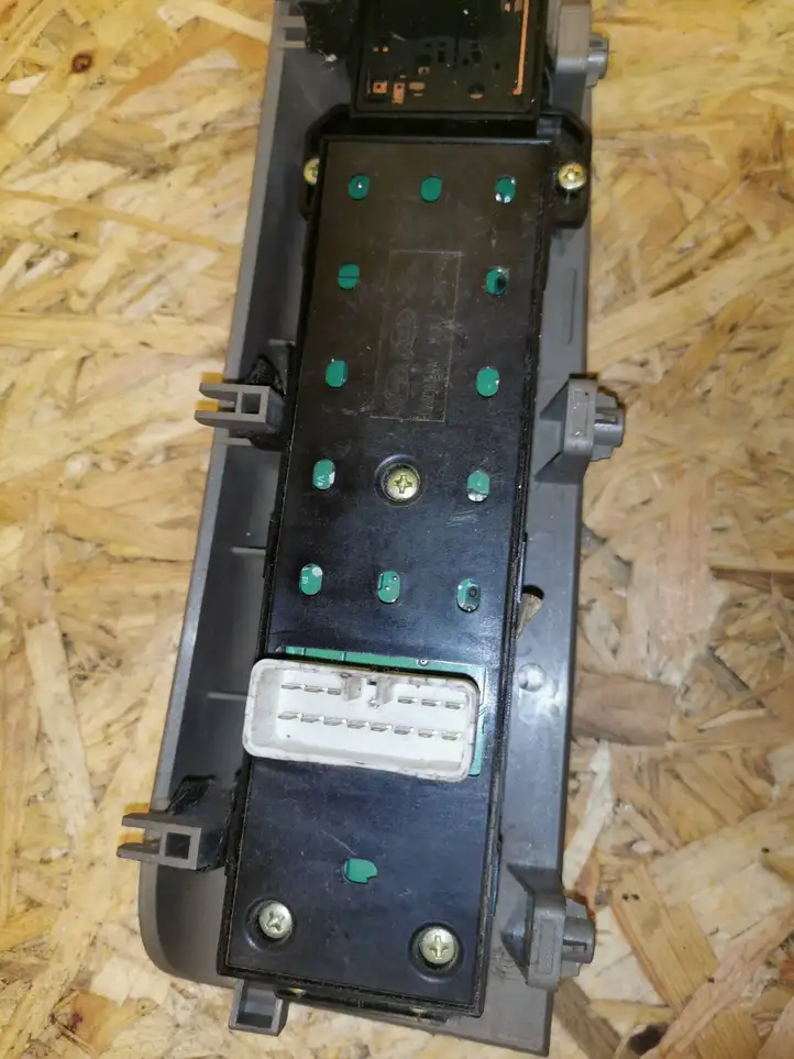 Hyundai Santa Fe (2005 - 2009) 93570-2B140BS Блок кнопок стеклоподъемников — фото 3