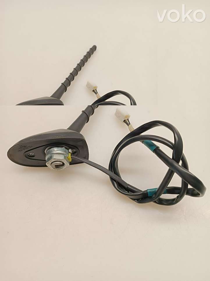 Toyota Yaris (2012 - 2014)  V307517C Антенна (антенна GPS)