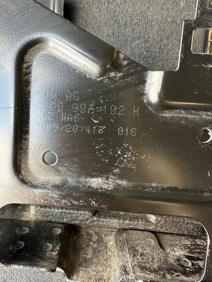 Audi A3/S3 8Y (2020 - ) 5Q0907102H Кронштейн охладителя EGR — фото 4