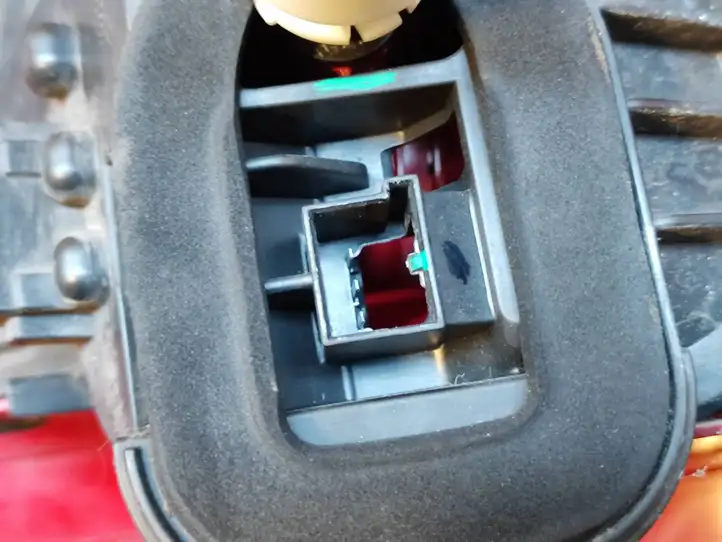 Seat Alhambra (Mk2) (2010 - 2017) 7N5945096G Задний фонарь в кузове — фото 7