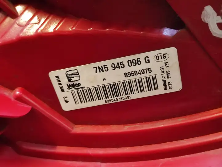 Seat Alhambra (Mk2) (2010 - 2017) 7N5945096G Задний фонарь в кузове — фото 8