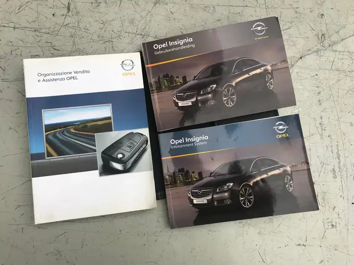 Opel Insignia A (2008 - 2017) KTA26757 Сервисная книжка — фото 1