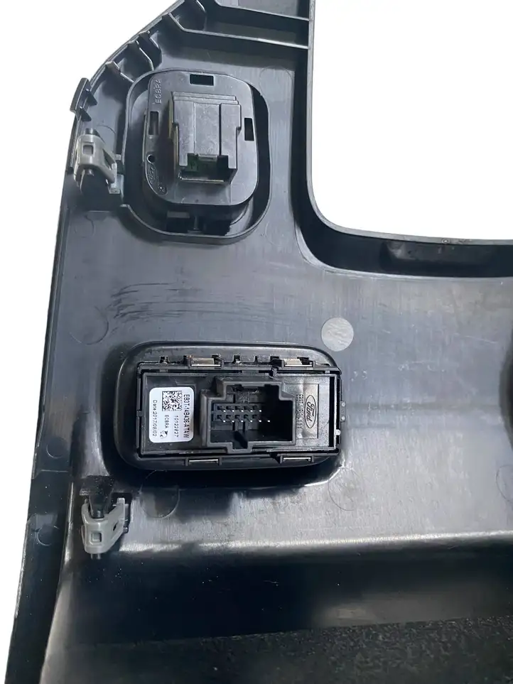 Ford Ranger (2015 - 2019) EB3B21045B44H Центральная отделка панели приборов — фото 9