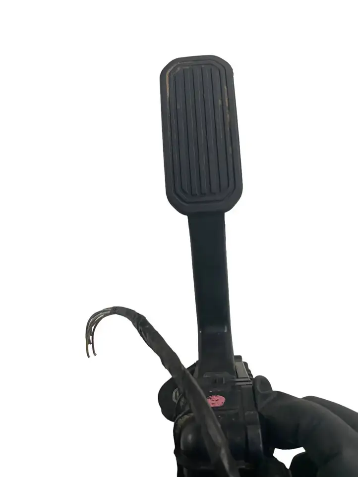 Toyota Land Cruiser (J120) (2002 - 2009) 06H074739A6 Датчик ускорения — фото 1