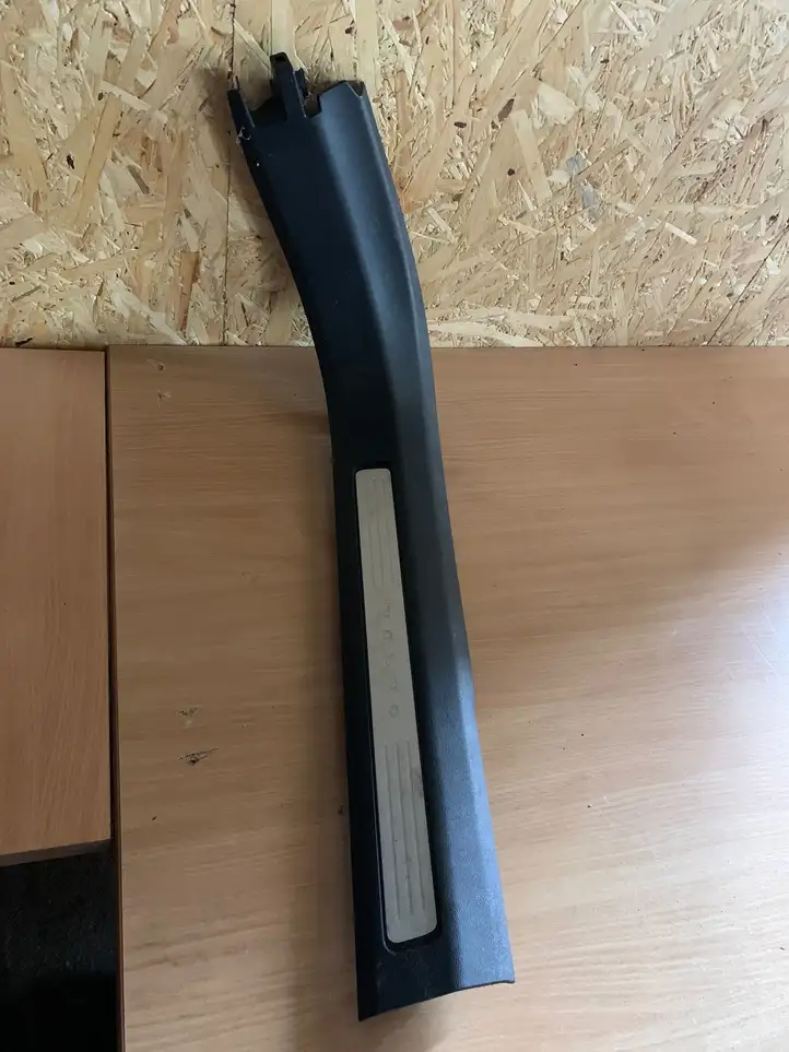 Volvo XC60 (2008 - 2013) 3144801 Внутренняя отделка переднего порога — фото 1