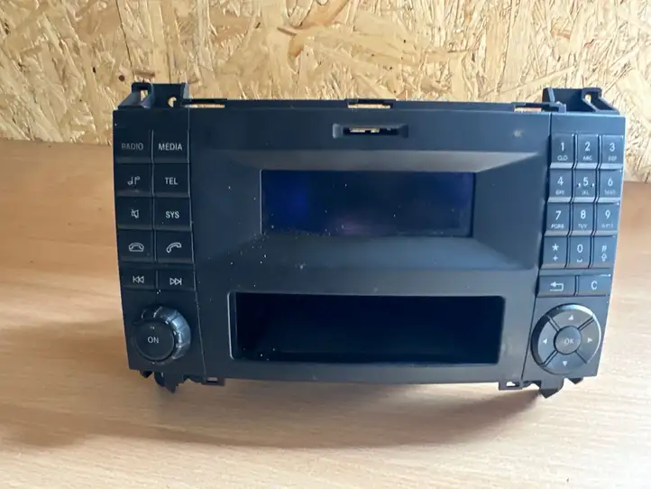Mercedes-Benz Sprinter W906 (2006 - 2018) A9069016201 Магнитола / мультимедийная система — фото 1