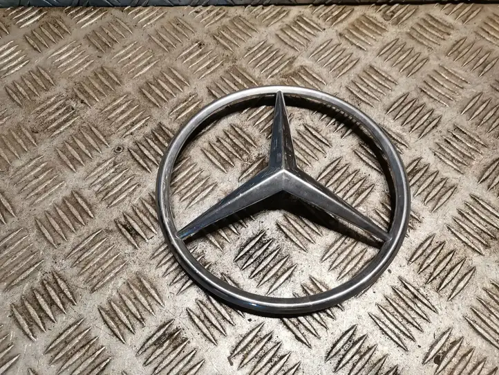 Mercedes-Benz Vito Viano W639 (2003 - 2010) 6398170016 Эмблема автомобиля — фото 1