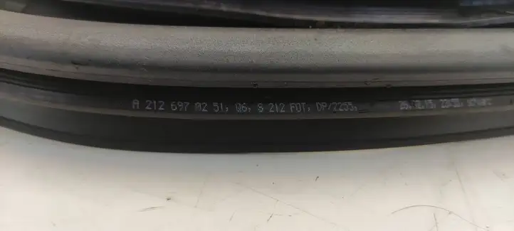 Mercedes-Benz E W212 (2009 - 2016) A2126970251 Уплотнитель кузова — фото 1