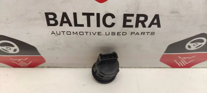 BMW 3 F30 F35 F31 (2012 - 2018) 9272858 Кнопка фаркопа в багажнике — фото 2
