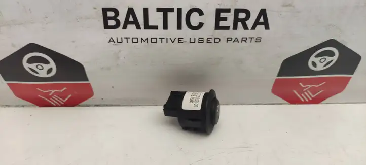 BMW 3 F30 F35 F31 (2012 - 2018) 9272858 Кнопка фаркопа в багажнике — фото 3