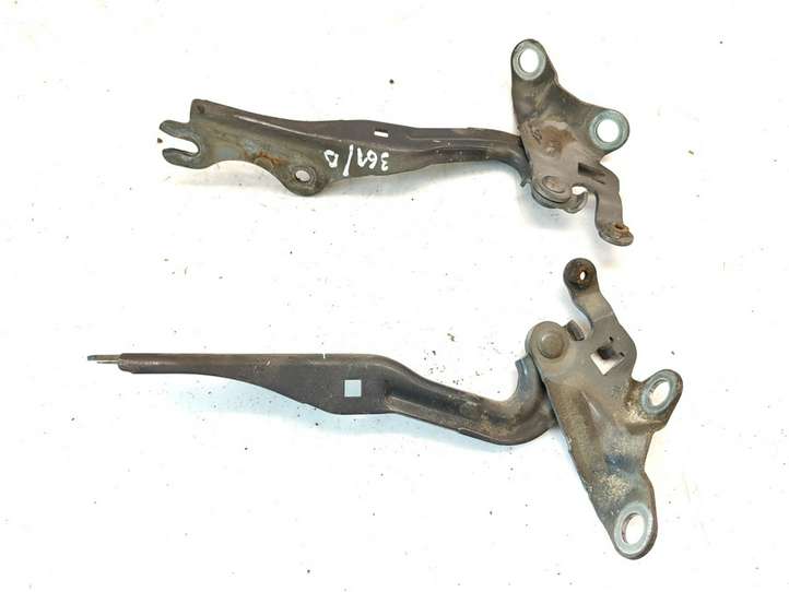 Mazda 6. (2002 - 2005)   Петля (петли) капота