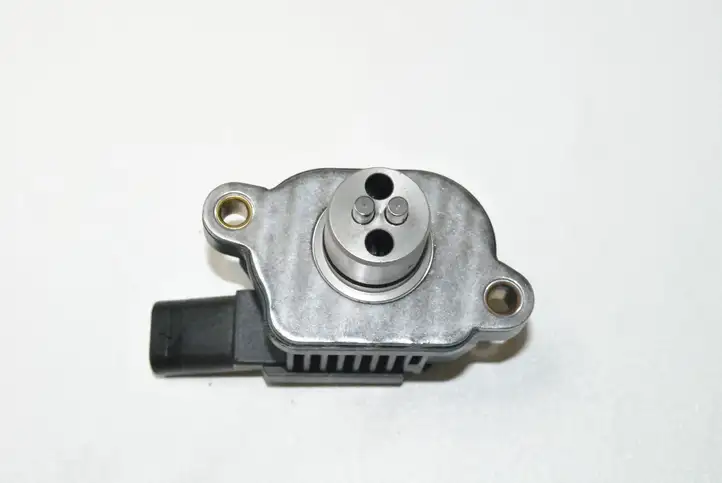 Audi A1 (2010 - 2014) 04E906048A Прочие детали моторного отсека — фото 4