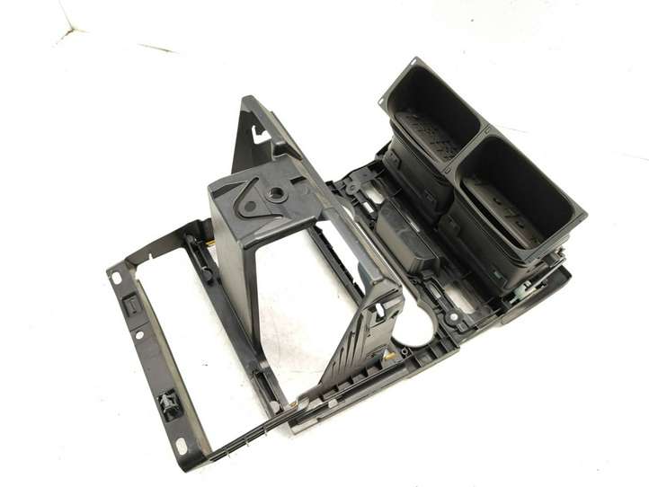Ford Mondeo Mk III (2000 - 2007)  4S7118522ACW Центральный дефлектор