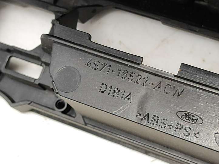 Ford Mondeo Mk III (2000 - 2007)  4S7118522ACW Центральный дефлектор