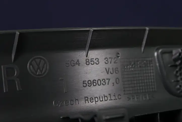 Volkswagen Golf VII (2013 - 2019) 5G4853372 Внутренняя обшивка порога (комплект) — фото 2
