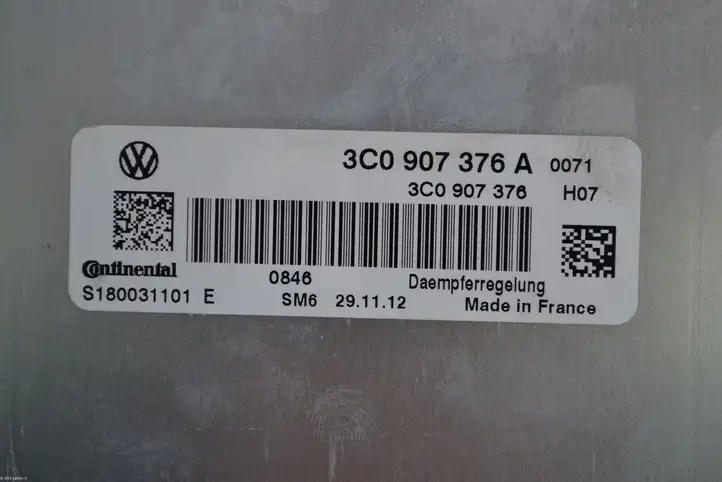Volkswagen Scirocco (2008 - 2014) 3C0907376A Блок управления пневмоподвеской — фото 3