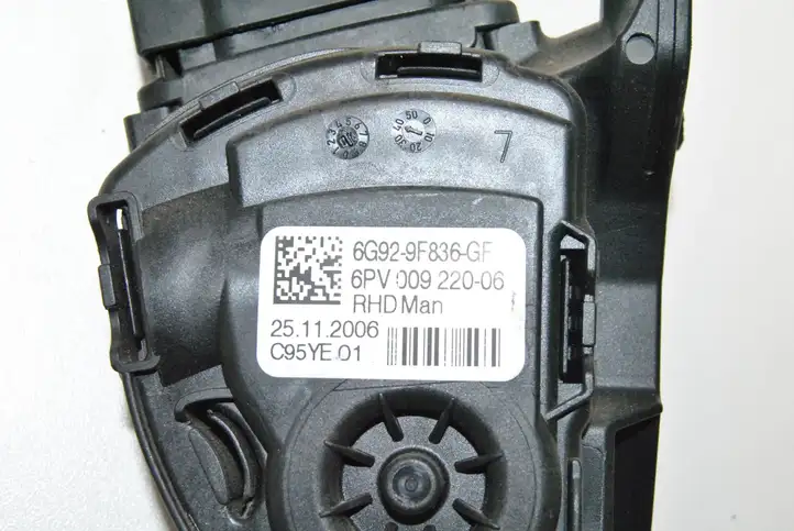Land Rover Freelander 2 - LR2 (2006 - 2010) 6G929F836GF Педаль акселератора — фото 4