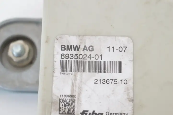 BMW 5 E60 E61 (2004 - 2010) 6935024 Усилитель антенны — фото 3