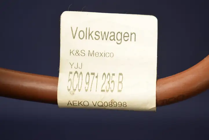 Volkswagen Beetle A5 (2011 - 2018) 5C0971235B Минусовой провод аккумулятора — фото 3