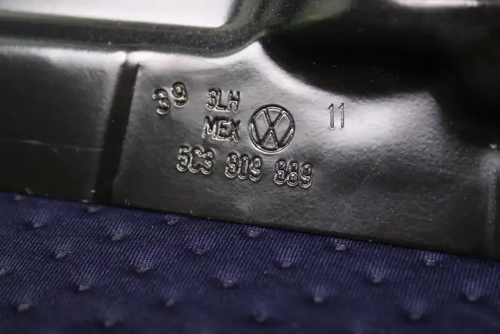 Volkswagen Beetle A5 (2011 - 2018) 5C3809889 Другая часть кузова — фото 3