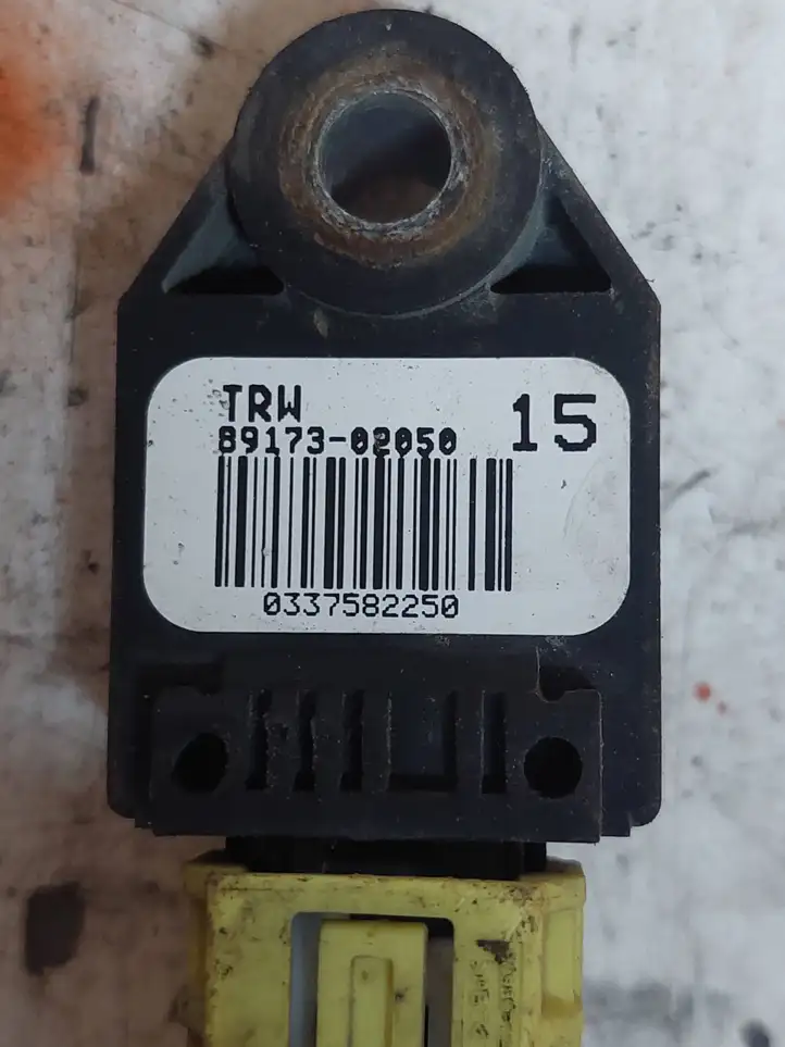 Toyota Auris 150 (2006 - 2012) 8917302050 Датчик удара SRS — фото 1