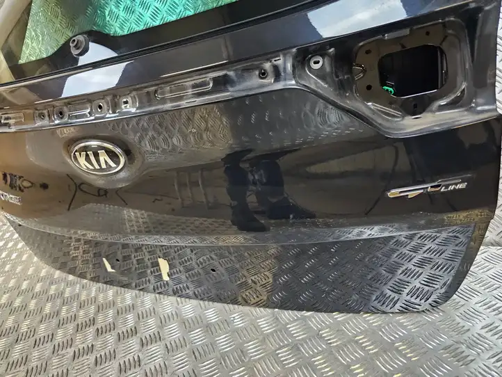 Kia Sportage (2018 - 2021) Крышка багажника — фото 6