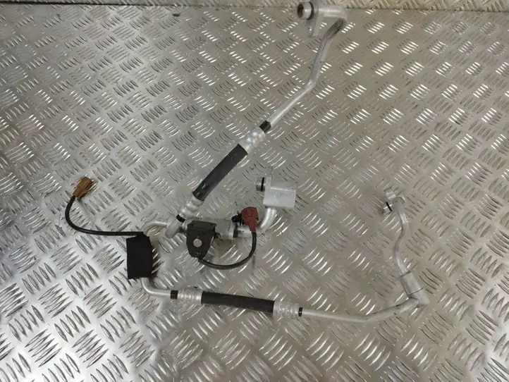 Nissan Ariya (2021 - ) 924795MP3A Трубки и шланги кондиционера — фото 1