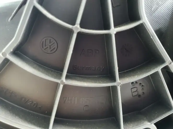 Volkswagen Transporter - Caravelle T5 (2009 - 2015) 7H1857121C Вещевой ящик — фото 4