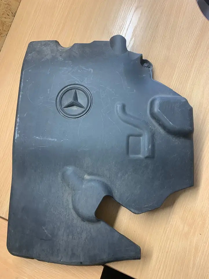Mercedes-Benz Sprinter W906 (2006 - 2018) A6510106423 Крышка двигателя декоративная — фото 1