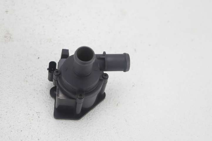 Audi A4 (2011 - 2015)  06H121601J Циркуляционный электрический двигатель