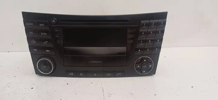 Mercedes-Benz E W211 (2002 - 2009) A2118273842 Магнитола / мультимедийная система — фото 1