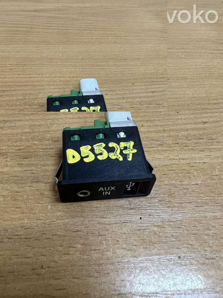 BMW 7 F01 F02 F03 F04 (2008 - 2016)  D5527 Разъем AUX