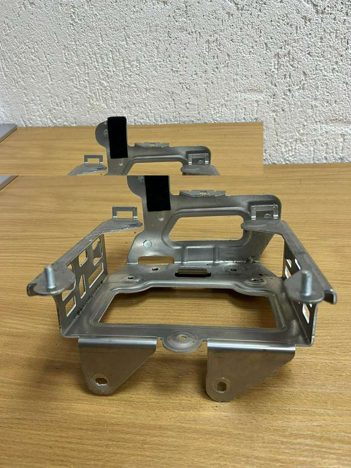 BMW 7 F01 F02 F03 F04 (2008 - 2016)  51169157022 Другая деталь салона