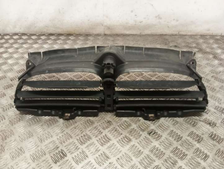 BMW 5 E60 E61 (2004 - 2010)  7050537 Устройство (устройства) для отвода воздуха