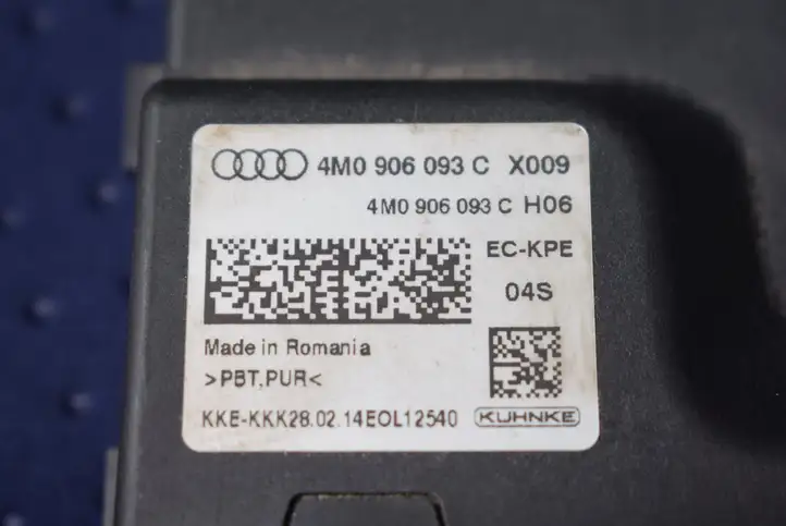 Audi Q7 4M (2015 - ) 4M0906093C Блок управления топливным насосом — фото 4