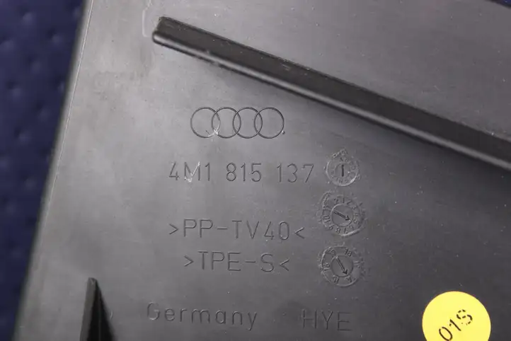 Audi Q7 4M (2015 - ) 4M1815137 Другая часть кузова — фото 3