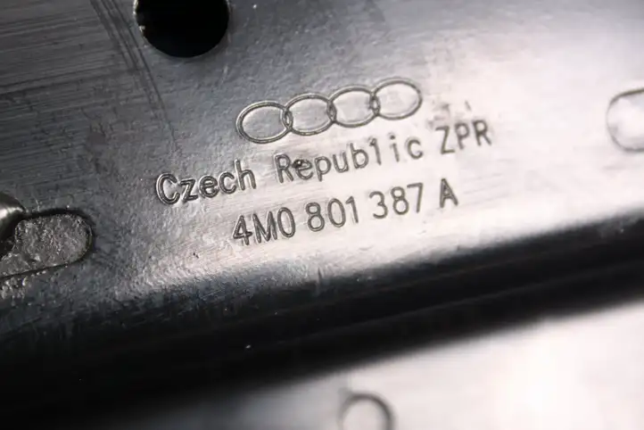 Audi Q7 4M (2015 - ) 4M0801387A Другая часть кузова — фото 3
