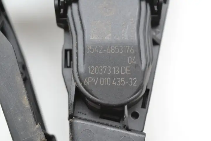 BMW 3 F30 F35 F31 (2012 - 2018) 6853176 Педаль акселератора — фото 5