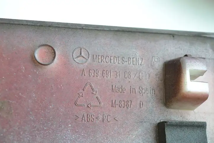 Mercedes-Benz Vito Viano W639 (2003 - 2010) A6396913108 Другая часть кузова — фото 3