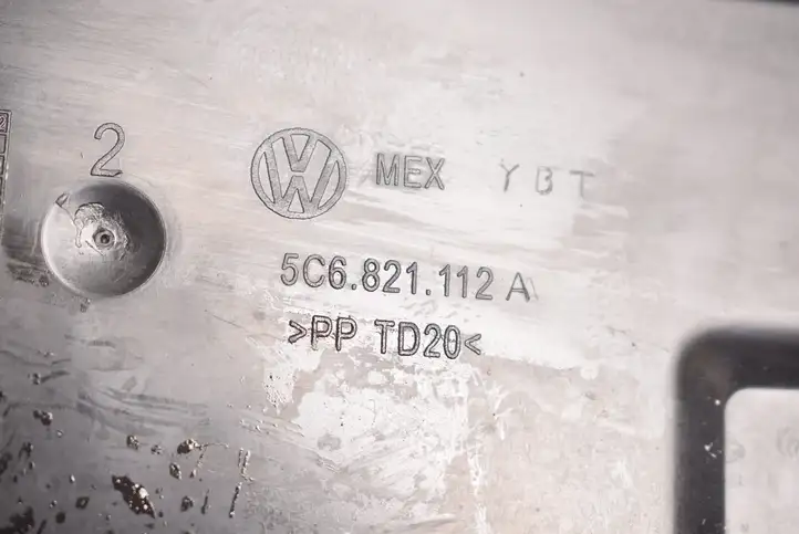 Volkswagen Jetta VI (2011 - 2018) 5C6821112A Другая часть кузова — фото 3