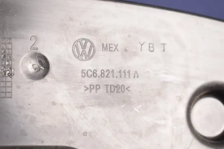 Volkswagen Jetta VI (2011 - 2018) 5C6821112A Другая часть кузова — фото 4