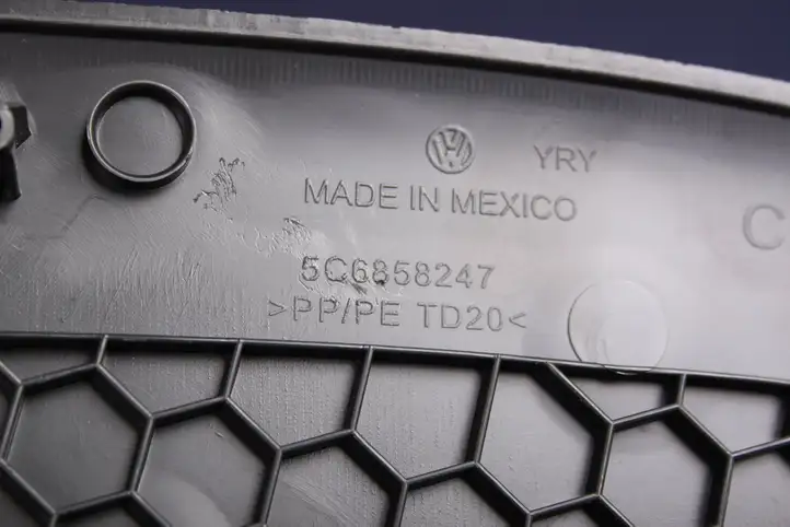 Volkswagen Jetta VI (2011 - 2018) 5C6858247 Прочие детали салона — фото 3
