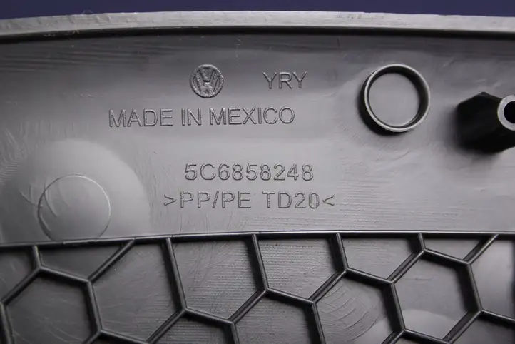 Volkswagen Jetta VI (2011 - 2018) 5C6858247 Прочие детали салона — фото 4