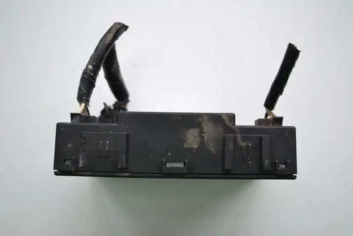 Nissan NP300 (2008 - 2015) 284B2EB300 Модуль управления кузовом (BCM) — фото 3
