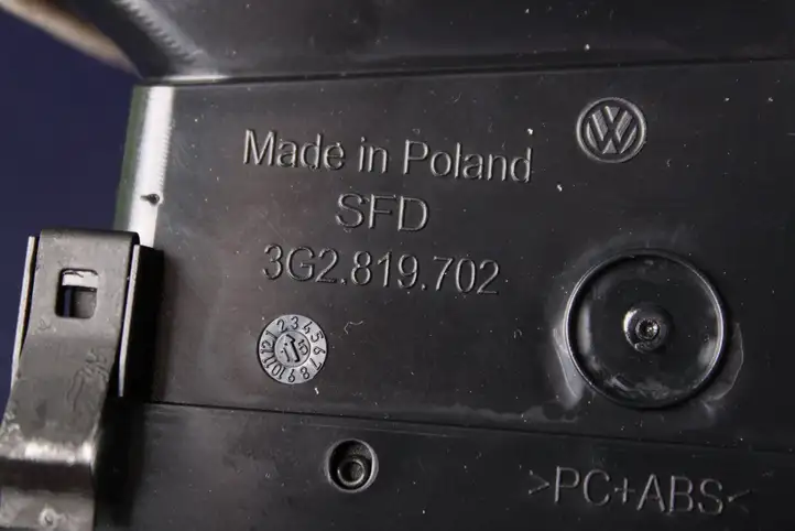 Volkswagen PASSAT B8 (2015 - ) 3G2819702 Воздушная решетка панели — фото 4
